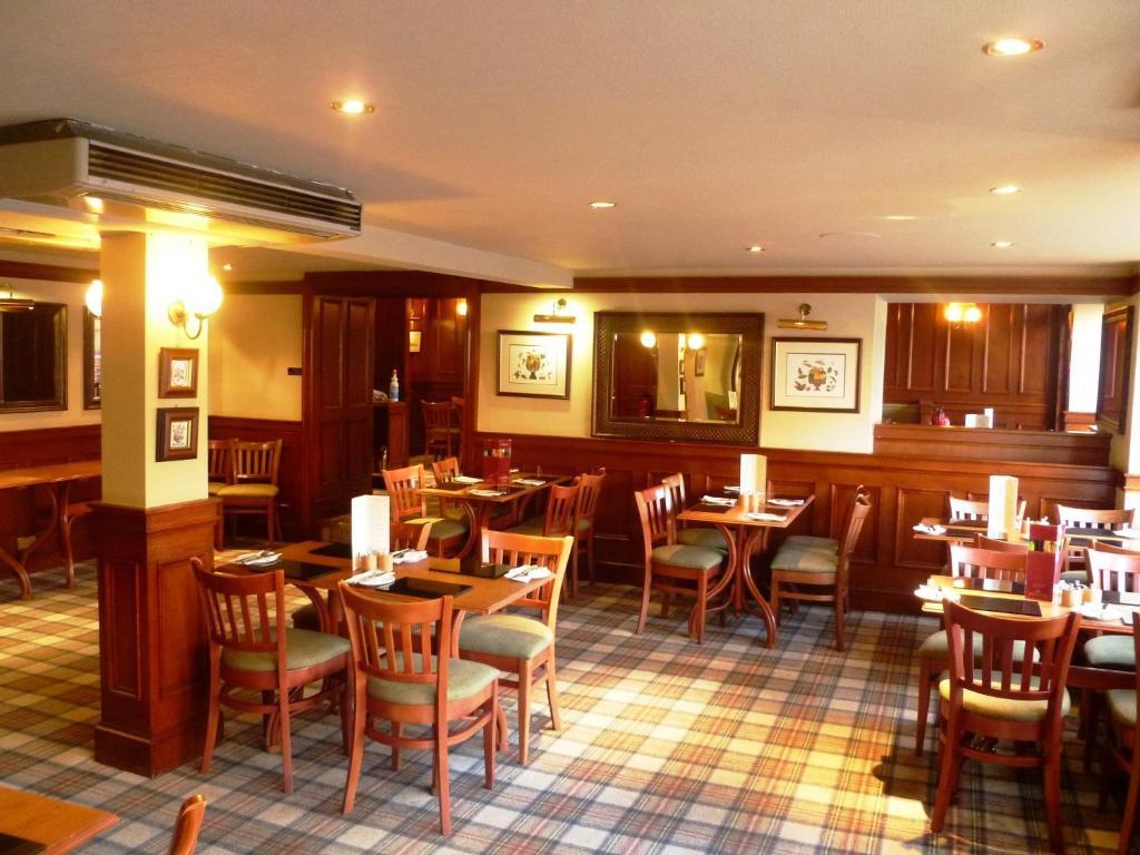 The County Hotel Dalkeith Exterior photo